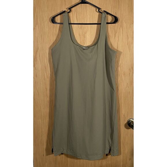 Old Navy Active Powersoft Tank Dress Athletic Built-In Bra Green Women's XL NWT - Picture 1 of 9